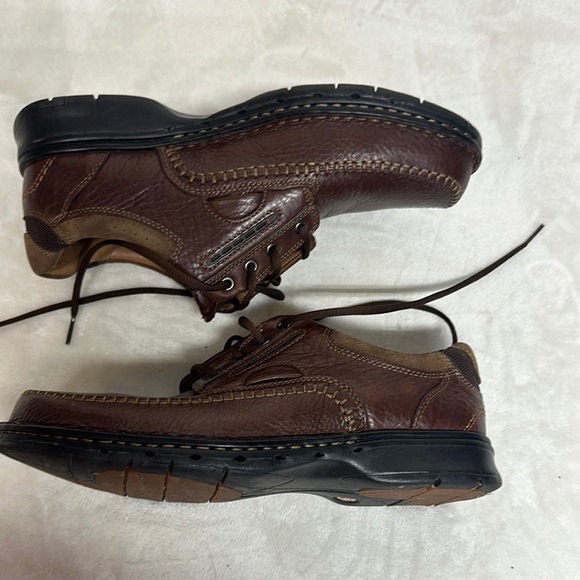 Clarks Brown Leather Oxford Shoes with Moccasin Stitching - Picture 13 of 13